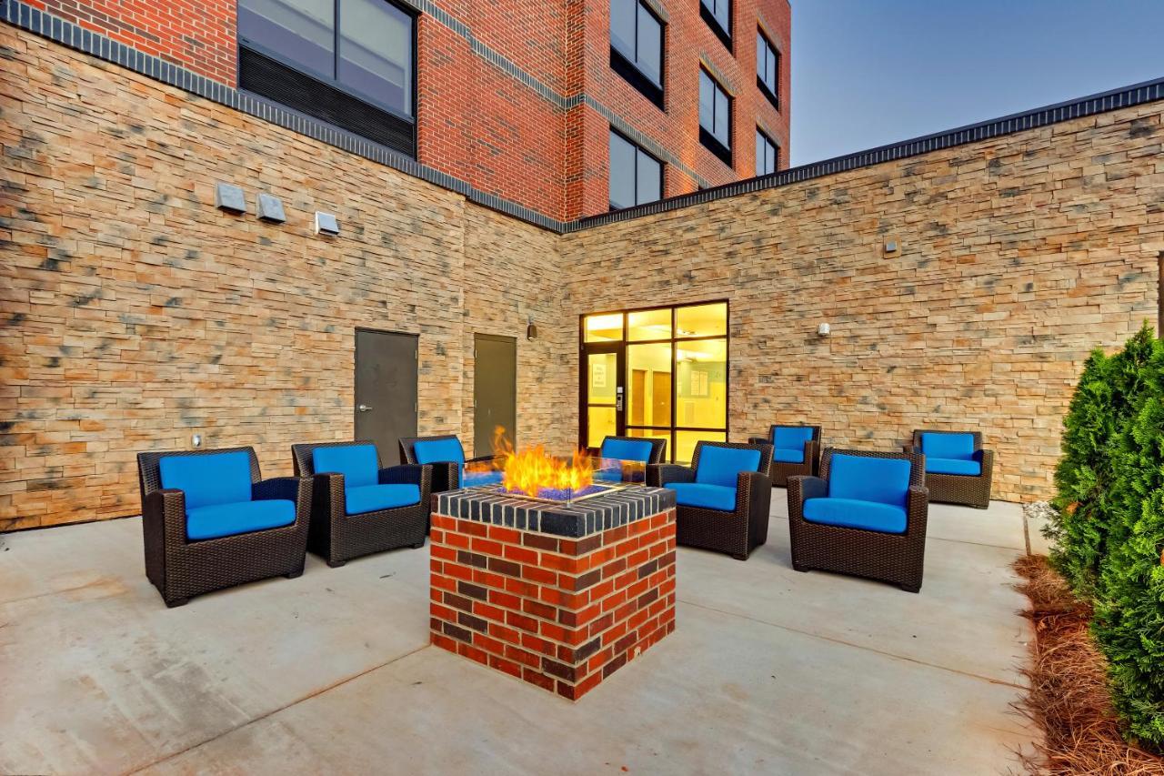 Holiday Inn Express & Suites - Winston - Salem Sw - Clemmons By Ihg Exterior photo