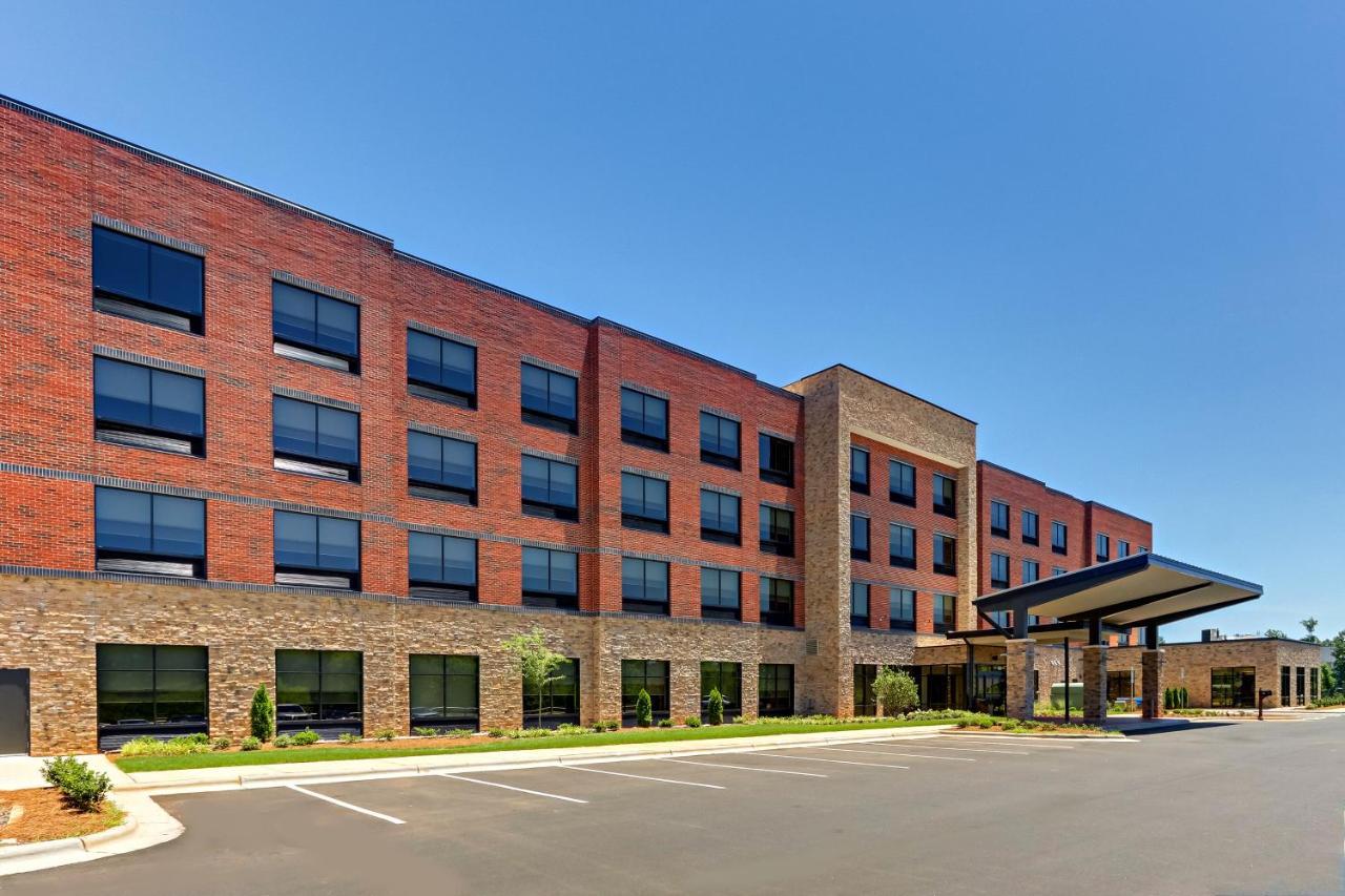 Holiday Inn Express & Suites - Winston - Salem Sw - Clemmons By Ihg Exterior photo